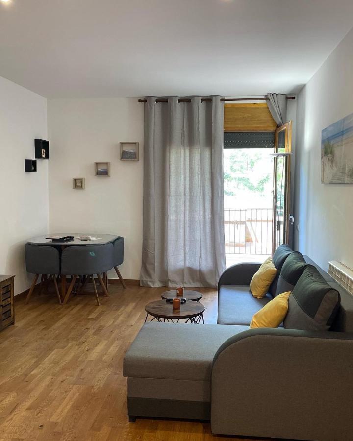 Precioso Calido Apartamento En Sort Con Terraza Lägenhet Exteriör bild