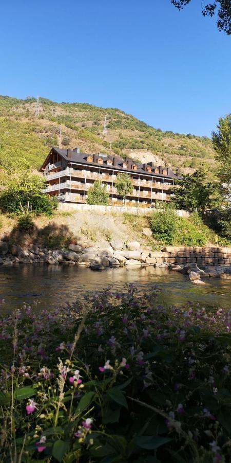 Precioso Calido Apartamento En Sort Con Terraza Lägenhet Exteriör bild